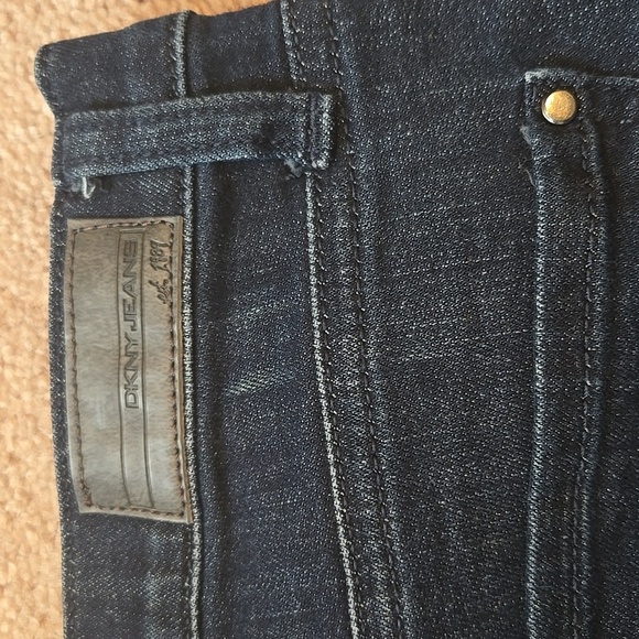 DKNY Jeans Women's Straight Leg Dark Blue Jeans Size 10x30 - Picture 4 of 10